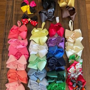 Lot of Bows